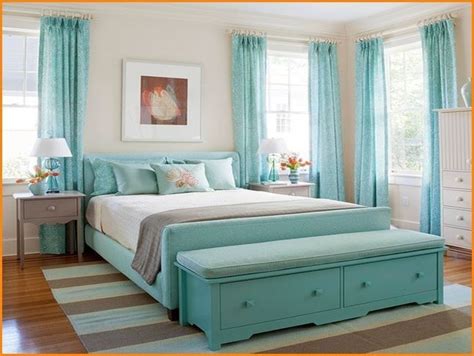 Decor with an octopus painting. Sea Themed Bedroom Decor | online information
