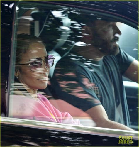 Na only her dey for di first three pictures, di number four foto be di banger wey her fans bin don dey wait for. Jennifer Lopez & Ben Affleck Go Shopping With Her Kids in ...