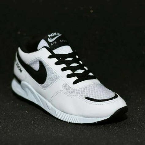 Sepatu Nike Wanita Nike Air Zoom Putih Hitam Nwz 002