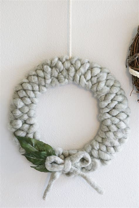 Diy Yarn Wreath Tutorial 3 Ways Sew Much Ado