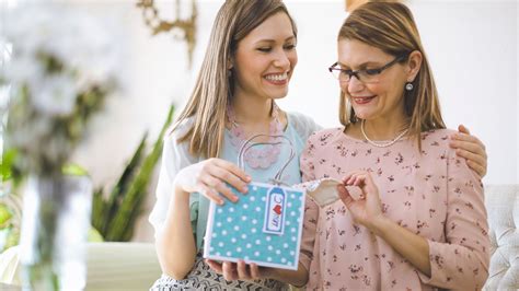 Best gifts under 50 canada. Mother's Day Gifts Under $50 That Mom Is Sure To Love ...