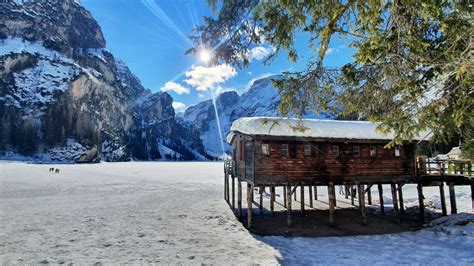 Il Lago Di Braies Emozionato Dalla Neve Der Pragser Wildsee Im Winter