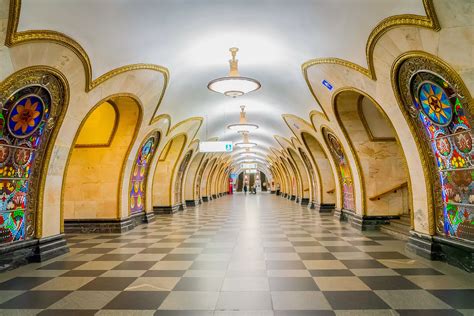 20 Moscow Metro Stations Ranging From Beautiful To Absolutely