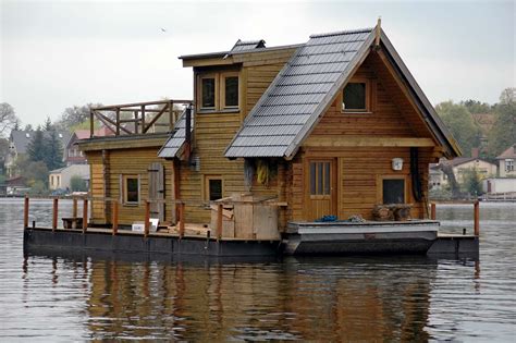 Houseboat Facts Pictures And Video Britannica