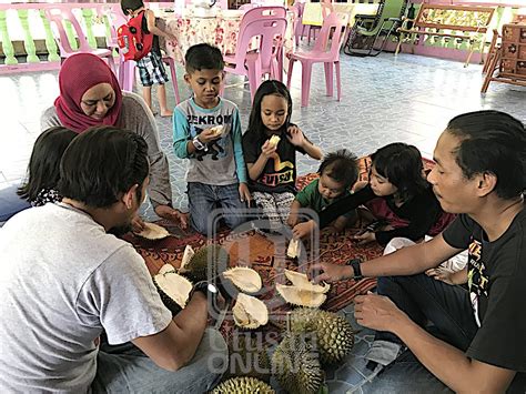 Bercuti Dalam Suasana Kampung Utusan Malaysia