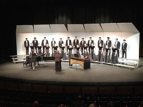 Lincoln Choir Team Earns Superior Lion Tales