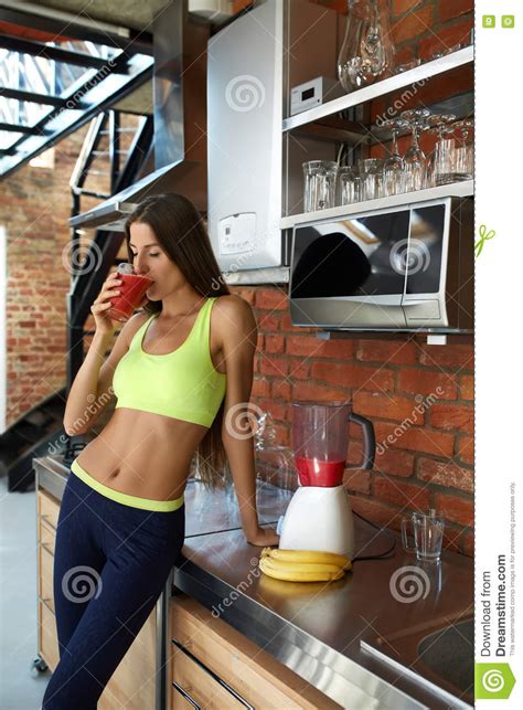 Detox Smoothie Healthy Fit Woman Drinking Diet Fitness Drink Stock Image Image Of Dieting