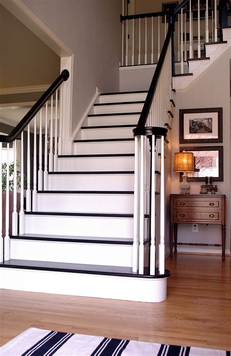 10 Modern Black And White Staircase