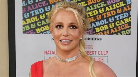 Britney Spears Explains How She Accidentally Deleted Her Instagram In Holiday Themed Post