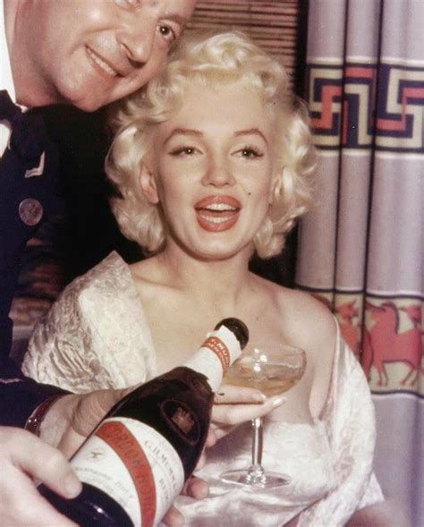 Marilyn Monroe And Champagne Happy New Year Marilyn Monroe Photos