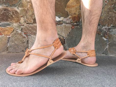 Pin Op Men S Barefoot And Sandals
