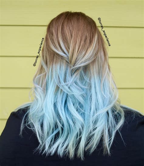 Light Blue Ends Frozen Hair Pelo Teñido Look De Cabello