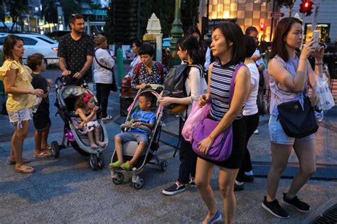 Bangkok Post Go Go Going As Chinese Women Fuel Tourism Boom