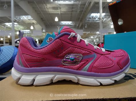 Free shipping & exchanges, and a 100% price guarantee! Skechers Girls' Lite Dreamz