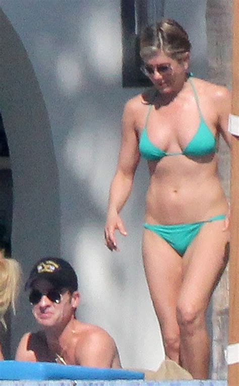 Jen Anistons Hot Bikini Pics E Online Au