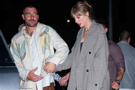 Taylor Swift And Travis Kelce Hold Hands In New York City After