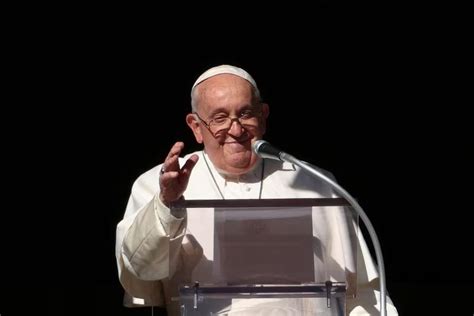 Vatican Shifts Stance Pope Francis Approves Blessings For Same Sex