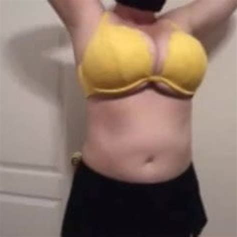 36 G Saggy Tits Bbw Milf Lateshay Big Yellow Bra Strip Xhamster