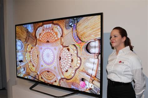 Ces 2013 Lg Finally Begins Shipping 55in Oled Tv Ibtimes Uk