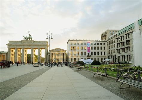 Pariser platz 7, 10117 berlin, germany. Das Liebermann Haus am Pariser Platz 7 ist das ...