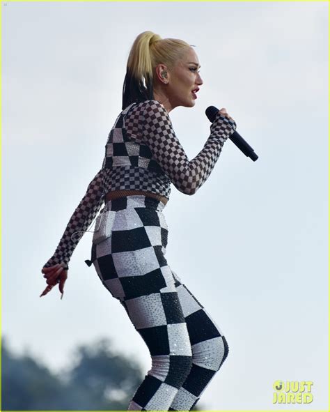 Gwen Stefani Pink Light Up The Stage For Hyde Park Music Festival