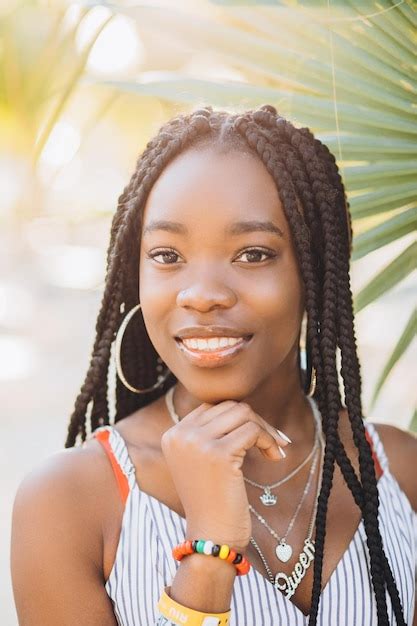 Premium Photo Portrait Of Beautiful African American Woman Smiling