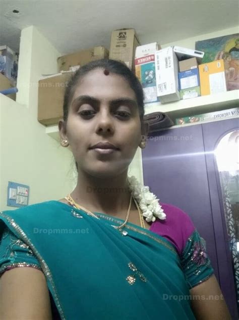 Tamil Chennai Wife Handjob Helping To Her Husband Desi Old Videos Hd Sd Dropmms Unblock
