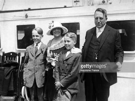 William Randolph Hearst With His Wife And Two Sons 20s News Photo Getty Images