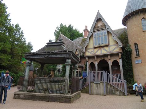 Alton Towers Speculates On Closing Duel The Haunted House Strikes Back Drdb