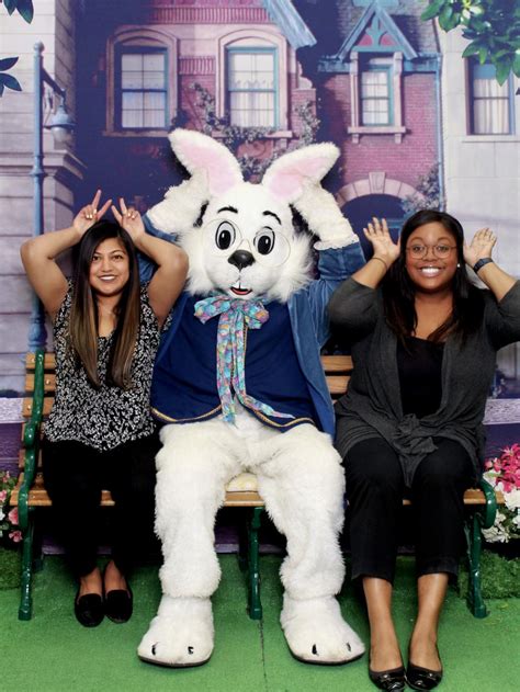 Hop To It The Bunny Returns To Woodfield Mall For Easter