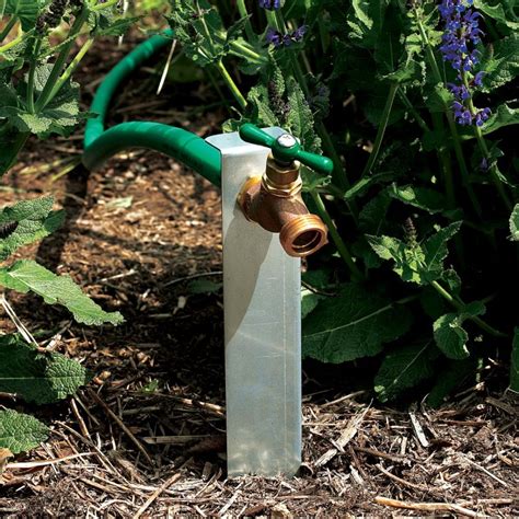 Need an outdoor faucet extender for your garden hose? Красивый кран в саду | Roslyny.com