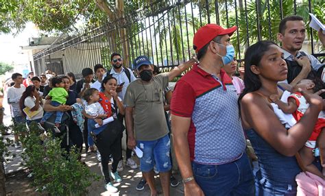 Largas Filas En Barranquilla Para Acceder Al Ppt