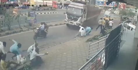 Mangalore Today Latest Main News Of Mangalore Udupi Page Mulki Speeding Lorry Causes Serial