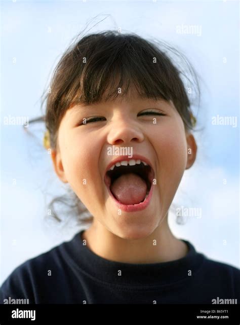 Children Kid Screaming Happy Expression Hi Res Stock Photography And