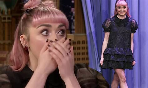 Maisie Williams Rocks Pink Hair And A Black Dress On Tonight Show Hot