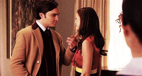 gossip girl blair and chuck find and share on giphy