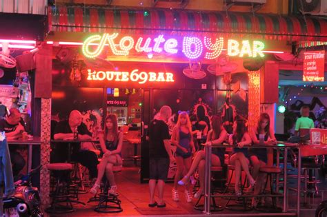 Haft Sweatshirt Buße Route 69 Bar Pattaya Diskrepanz Hohlraum Meeresschnecke