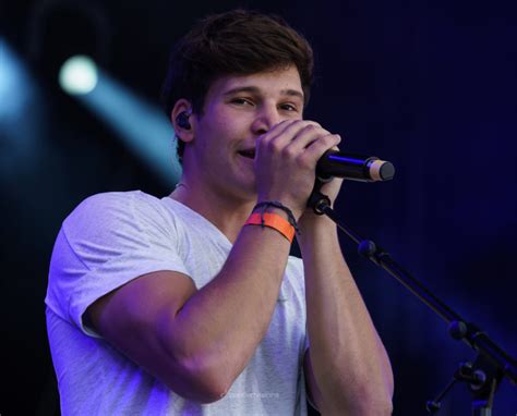 #wincent weiss #herzlos #vermissen #deutsche lyrics #deutsch #songtexte #song lyrics #song #songtext #besser. Wincent Weiss - Pläne - Konzert- und Musiknews, Konzertberichte