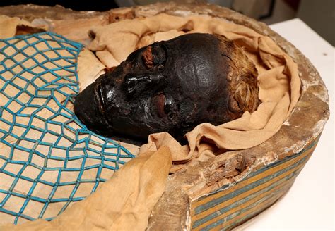 Múmia de 2.600 anos morreu após ser esfaqueada pelas costas no Antigo ...