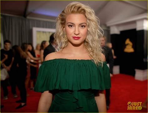 Tori Kelly Stuns On The Grammy Carpet Before Hitting The Stage Photo
