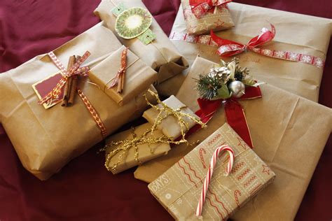 You can often recycle brown paper from packages you've received to wrap new packages. Last Minute Gift Wrapping Ideas | Tohfay Blog