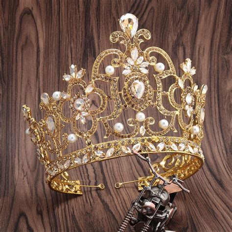 Lujosa Tiara Chapada En Oro Con Diamantes De Imitación Corona Grande