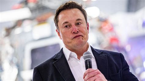 Elon musk's story is a lesson in how a few simple principles, applied relentlessly, can yield amazing his brother kimball musk, who is 15 months younger than elon, had just graduated from queen's. Tesla : un pactole sous conditions pour Elon Musk | Les Echos