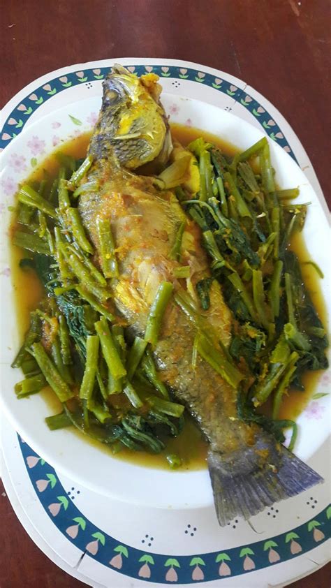 Masak ikan siakap tiga rasa ambik resepi dari mama jugak. Kelip-kelip kehidupan...: Ikan siakap masak kengsom