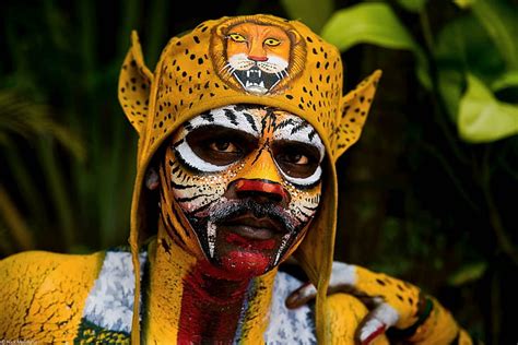 Tiger Man Man Tiger Body Paint Tiger Onam Yellow Dancer Black