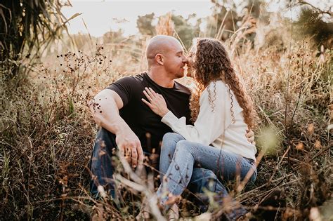 Rachel Kyle Romantic Riverbend Park Engagement Photography