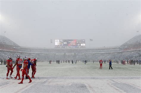 Nfl World Reacts To Epic Snow Game Between Packers Giants