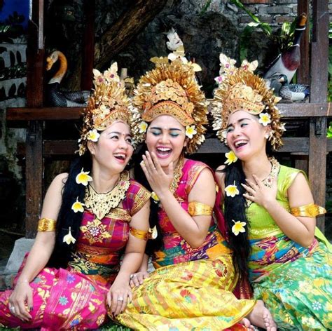 Pesona Kecantikan Wanita Indonesia Dari Pulau Sumatra Hingga Pap