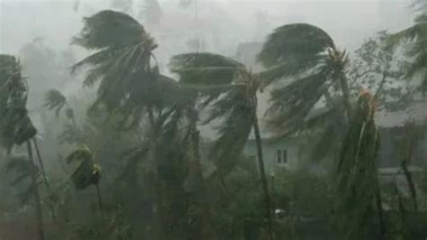Strong Gusty Winds Kill Three People In Karachi