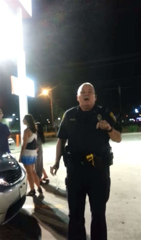 Video Off Duty Texas Cop Puts Woman In Choke Hold While She Videos Arrest